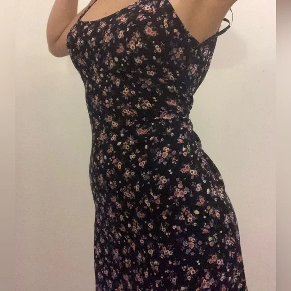 Forever 21 short dress floral print. - Picture 2 of 3